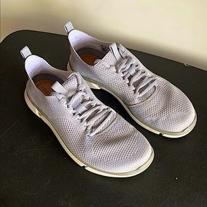 Clarks Shoes —> Never worn without tags